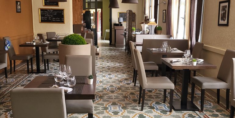 Hotel_Restaurant_bourg_saint_andeol (3)